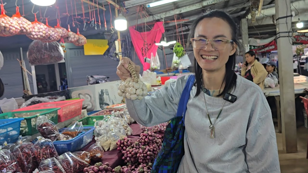 เจอของแปลกตลาดเต่างอย....ยายเกือบจำป้าไม่ได้#ป้าแต๋นชาเเนล 