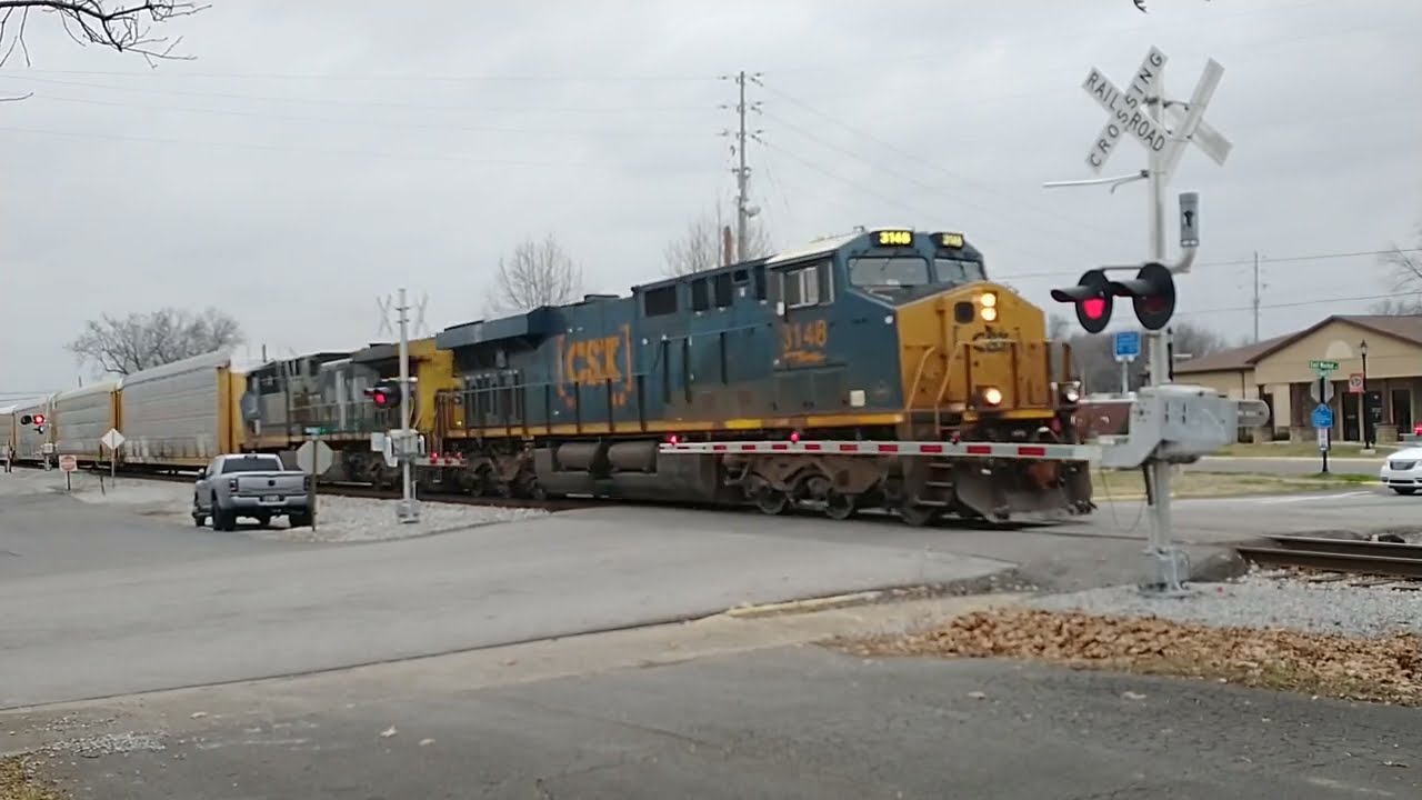 4 trains in 3 hours!! First train CSX M281 Southbound Portland, TN 420 axles.