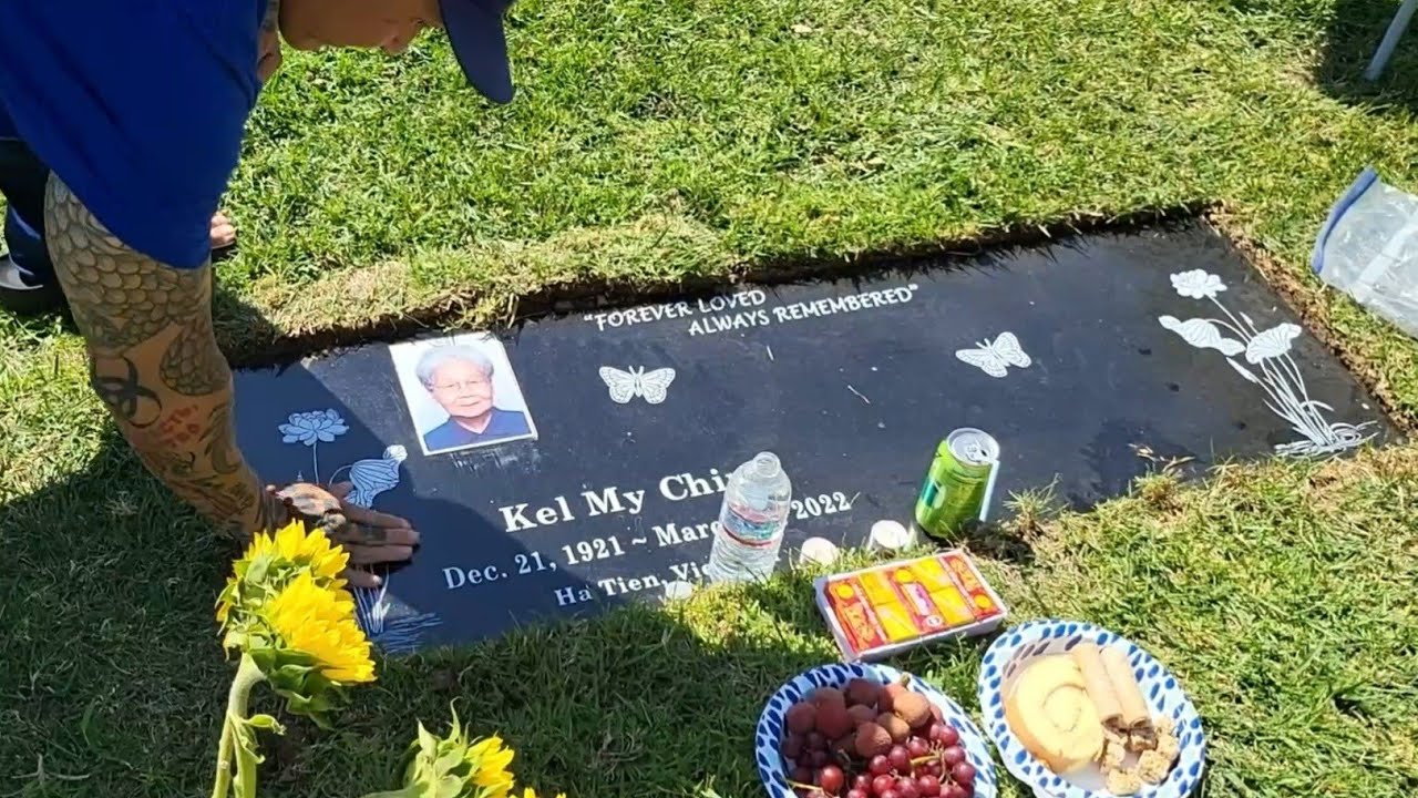 Grave Marker - Rose Hills 8/17/22