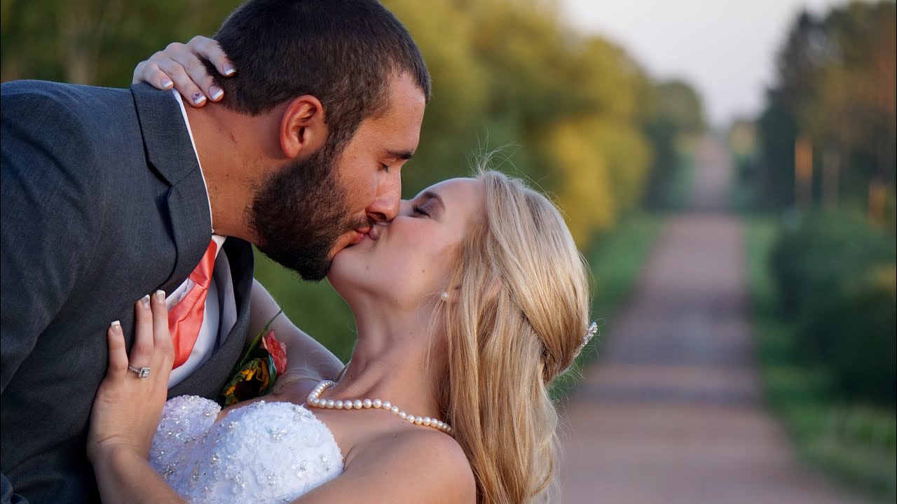 Emotional Twin Sister Wedding Speech Will Make You Cry! // Intimate backyard Barn Wedding in WI