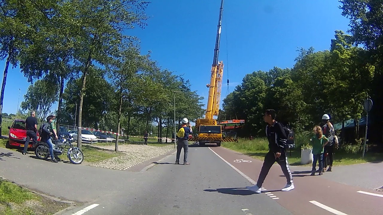 Voortrekker te water.