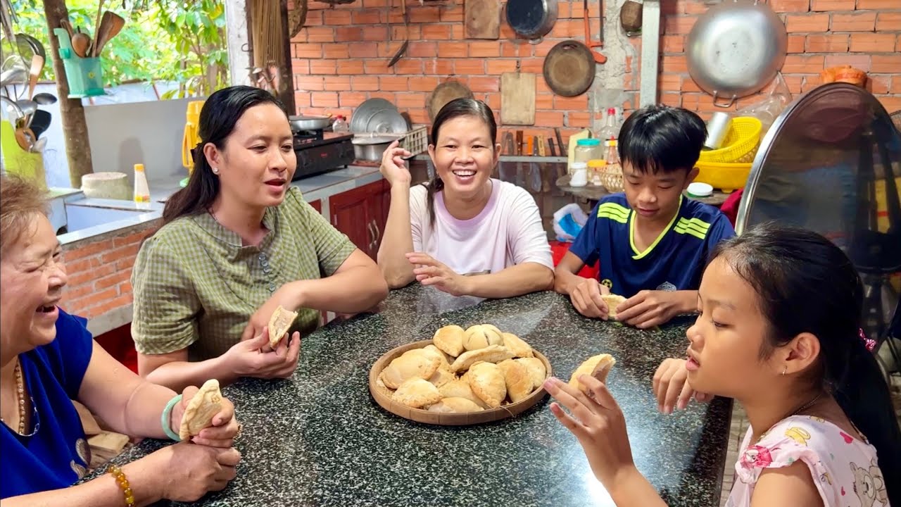 Làm Bánh Quai Vạc Nướng Nhân Dừa, Ngày 24/10/2022 | Vinh & Truyen