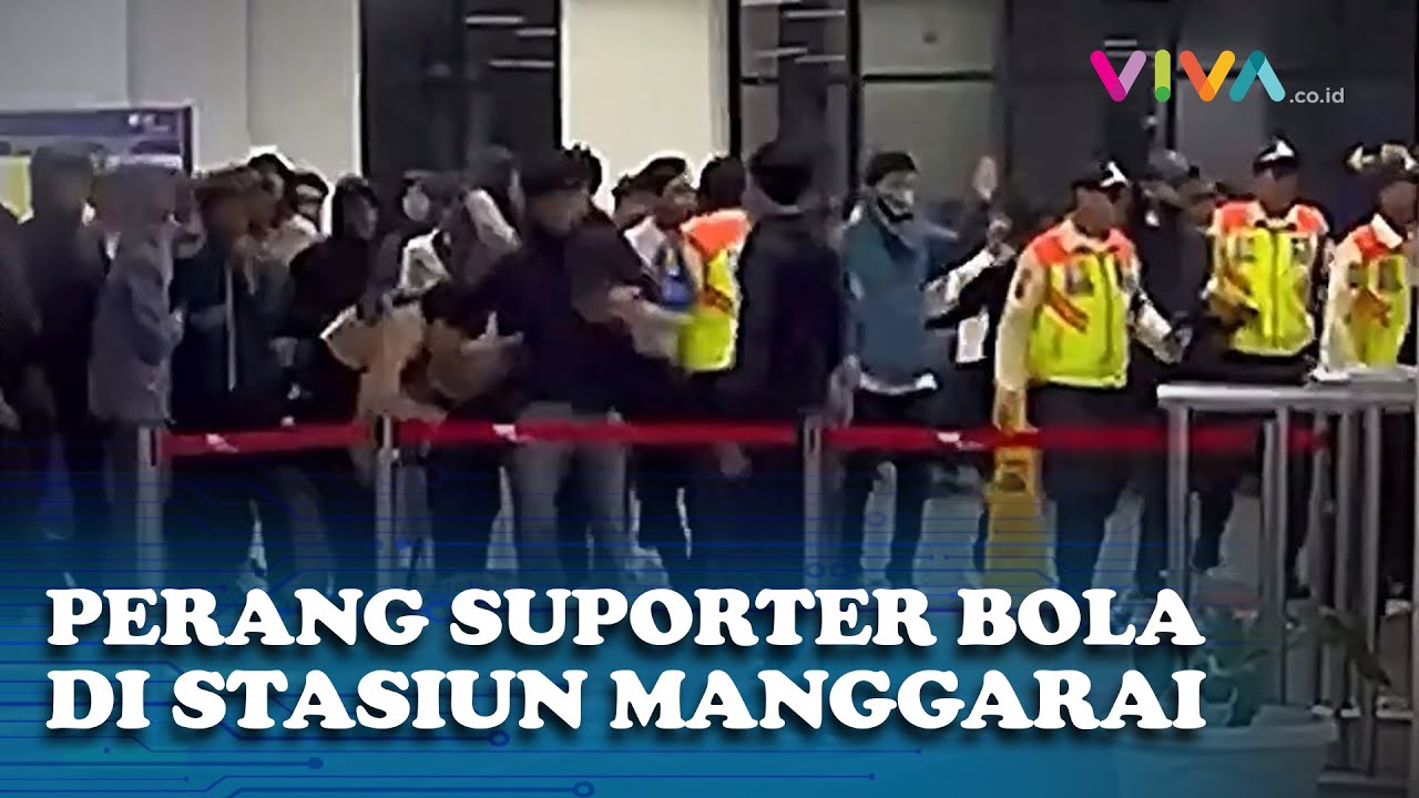 CHAOS! Bentrok Antar Suporter Bola Pecah di Stasiun Manggarai