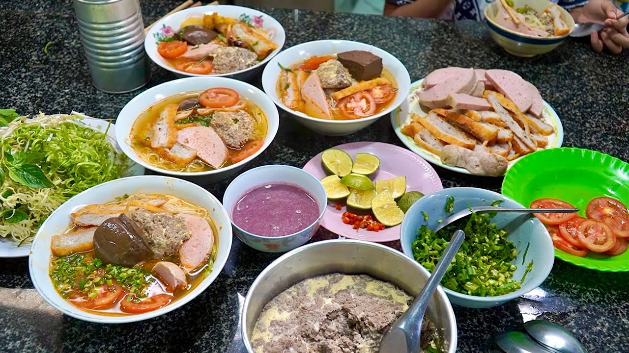 Trước Khi Đi Sinh Bầu Đòi Ăn Bún Riêu | Vinh & Truyen