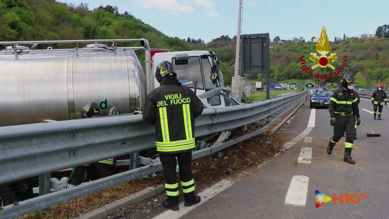 Vigili del Fuoco - Vicenza, Incidente di un camion cisterna in A4, ferito il conducente - www.HTO.tv