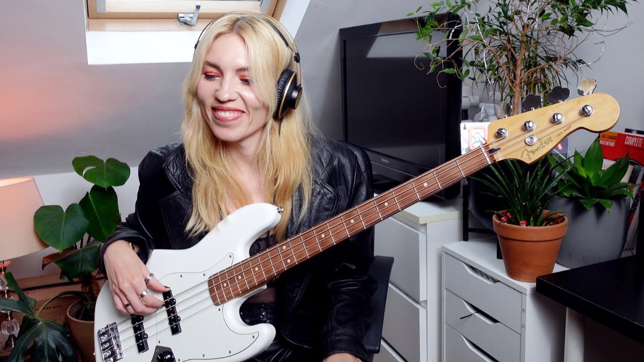 Sophie Ellis - Bextor - Murder on the Dancefloor (Bass cover)