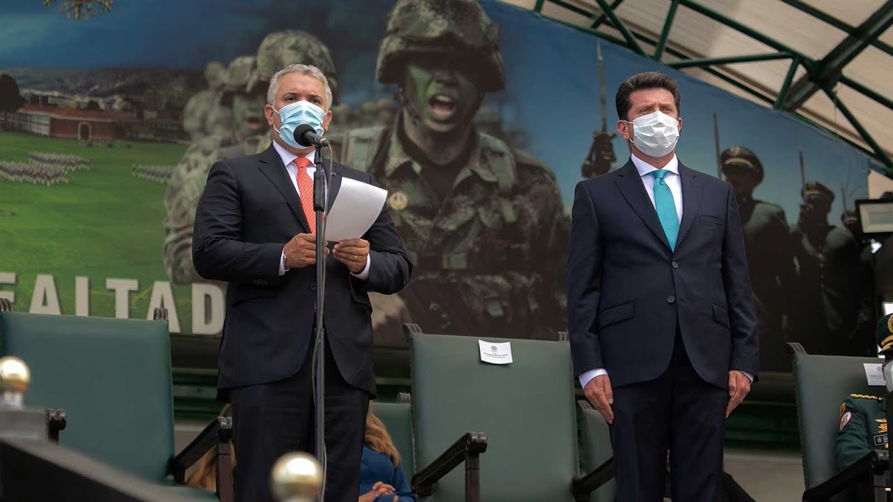 Ceremonia de reconocimiento por parte de las tropas al nuevo Ministro de Defensa, Diego Molano