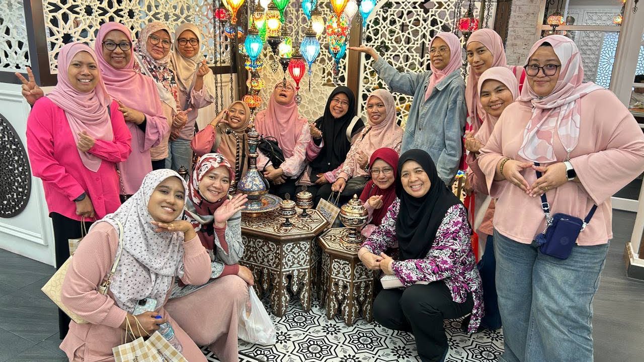 PINKY TRIPS 2 HARI 1 MALAM  naik ETS KE KL 