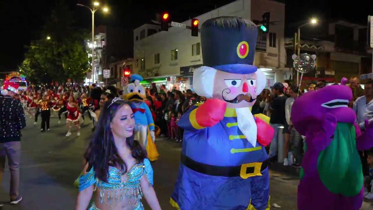 Así estuvo el tradicional Desfile Navideño en Zitácuaro. !Feliz Navidad a todos!