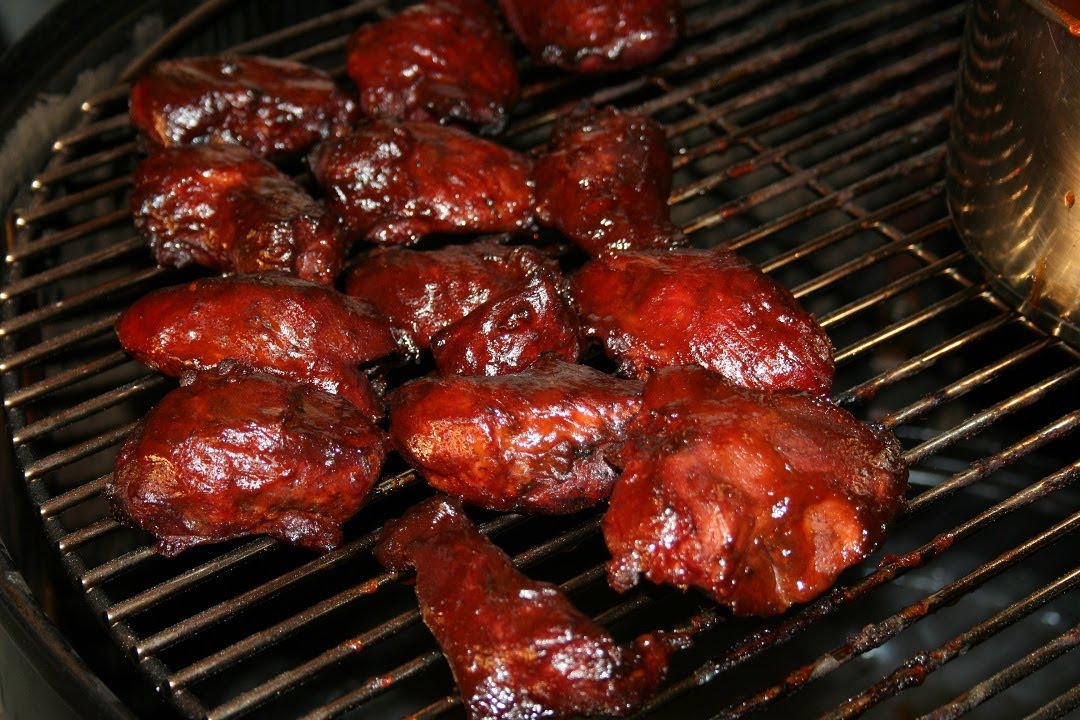 Schweinebäckchen vom Weber Smokey Mountain Cooker WSM