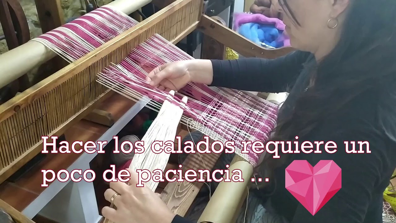 Demostración camino de mesa, tejido en telar de mesa (telar María)