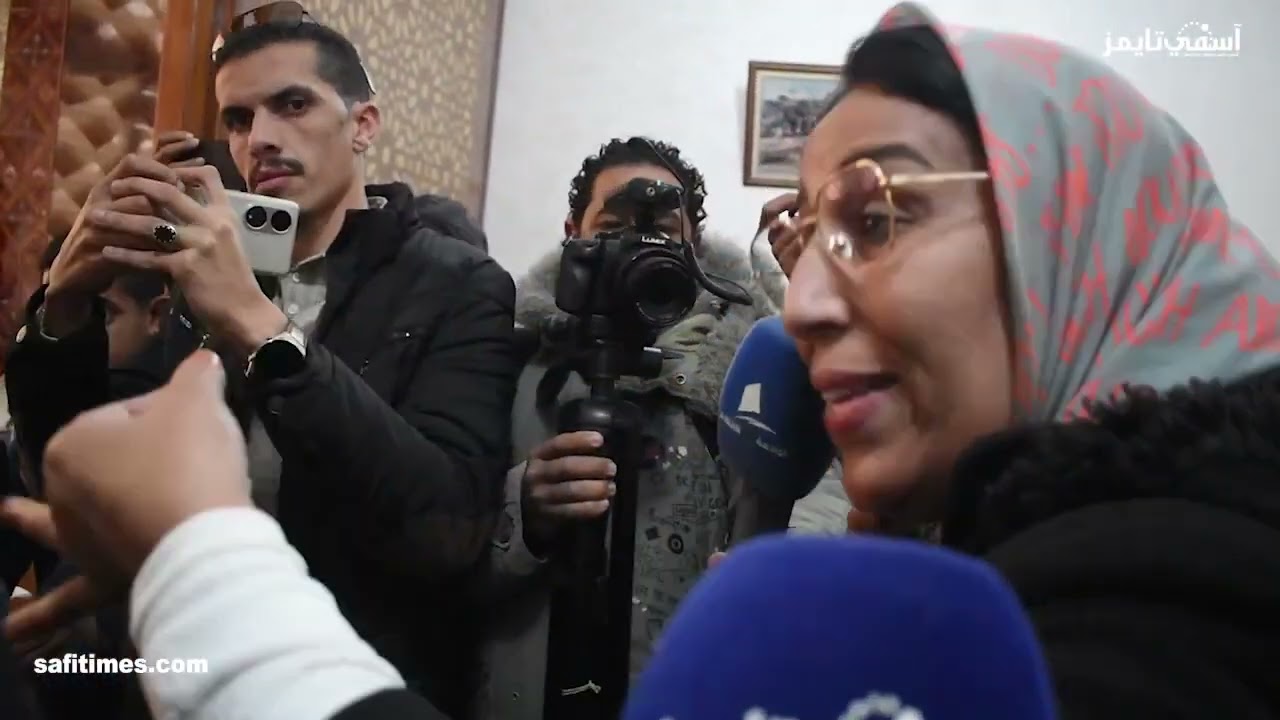 ساكنة قرية الشمس بآسفي تثور في وجه كموش رئيس المجلس البلدي : 