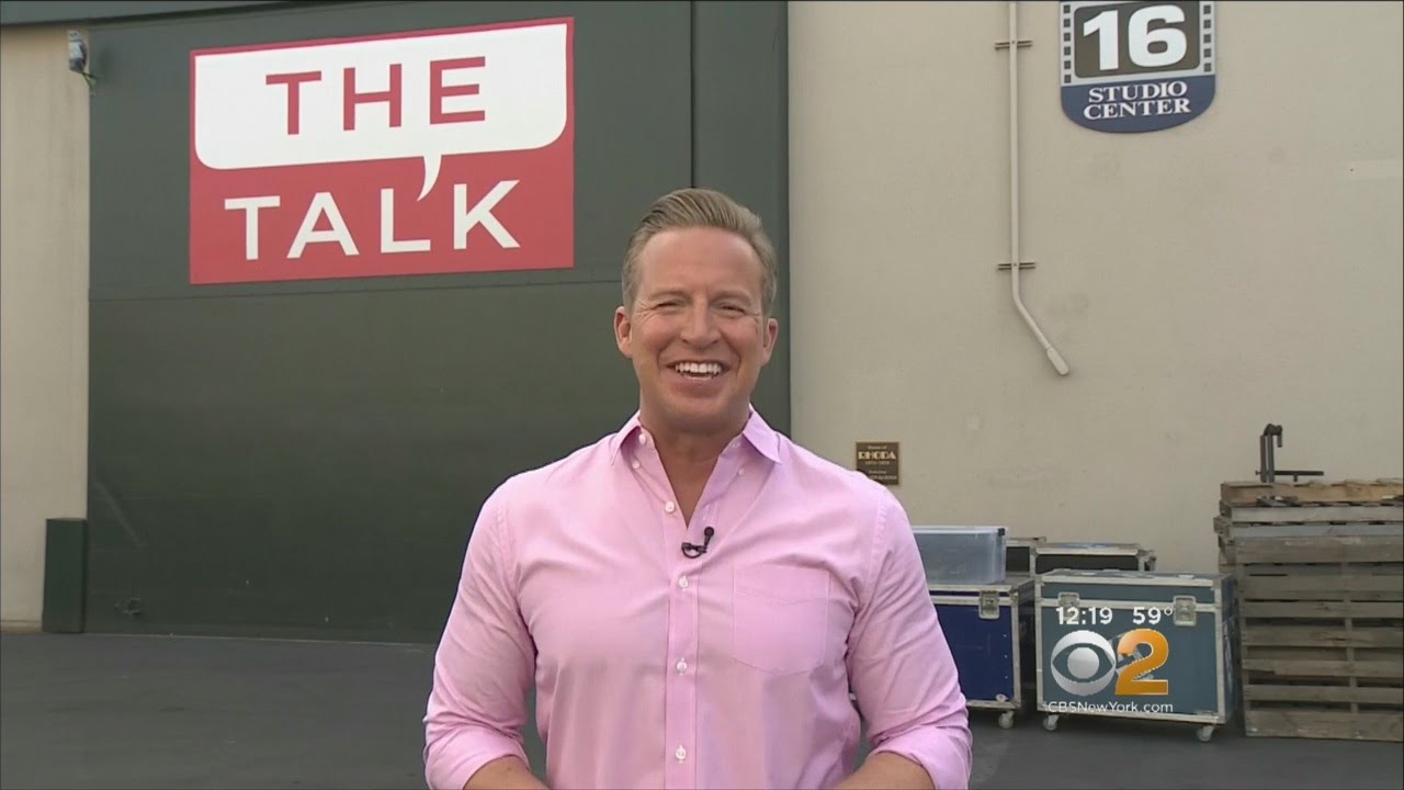 Chris Wragge Co-Hosts 'The Talk'