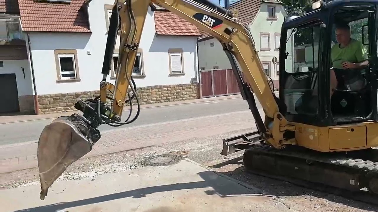 Used Caterpillar 303C 2010 Mini excavator | equippo.com