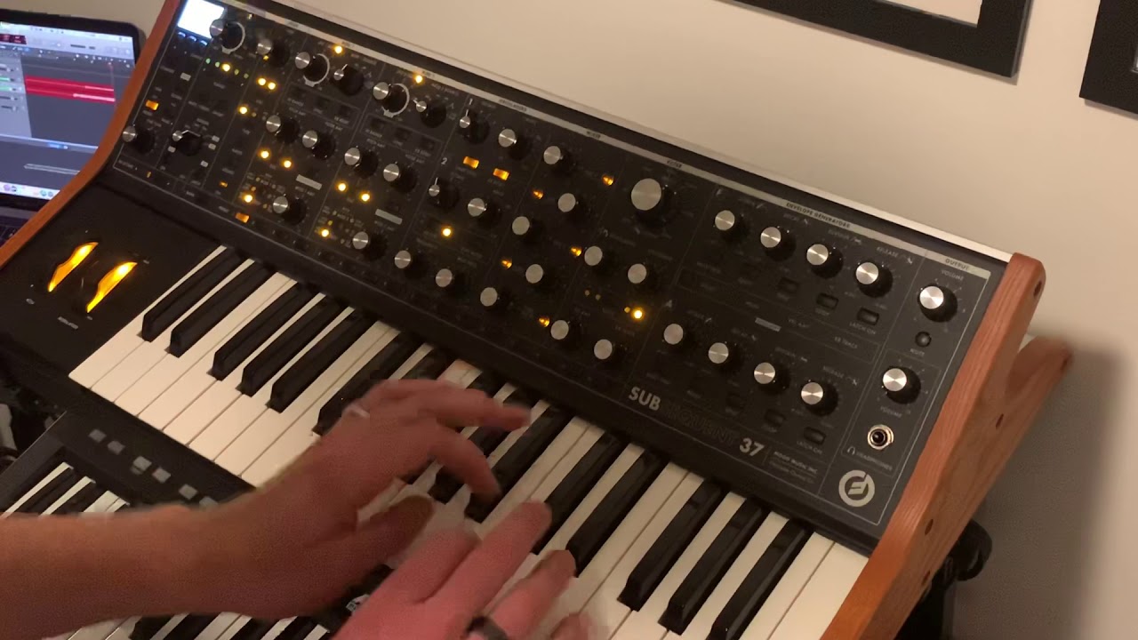 Into the Groove (Instrumental) - Madonna - Synth Bass Cover