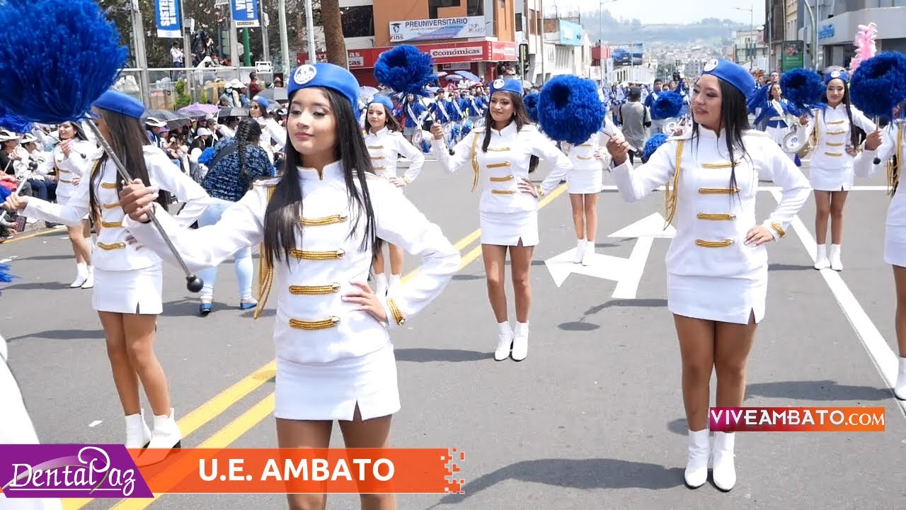 U. E. Ambato en el Desfile por el 12 de Noviembre