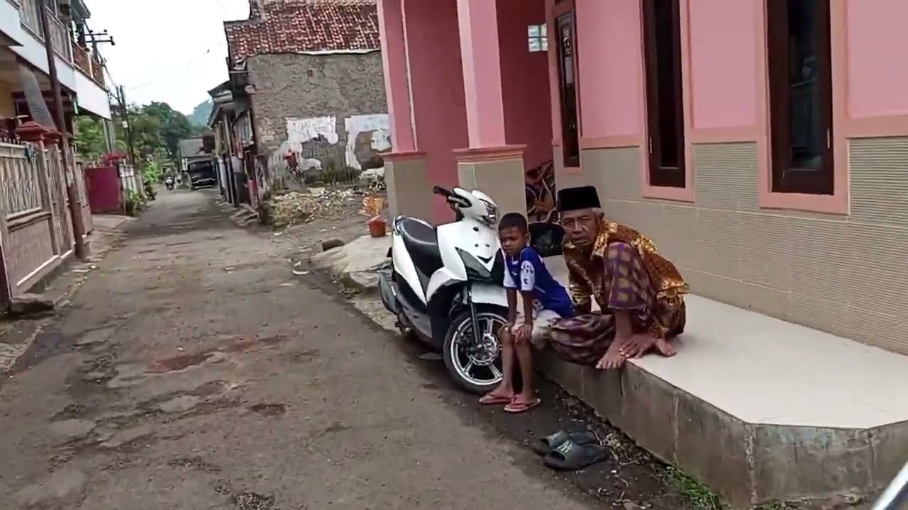 TERNYATA DI SINI KAMPUNGNYA TONG NINGALI KATUKANG TEH. 