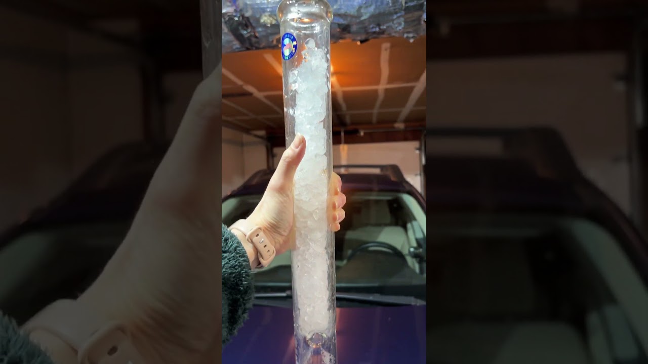 my friends bong lol 😱 💖 #glassware