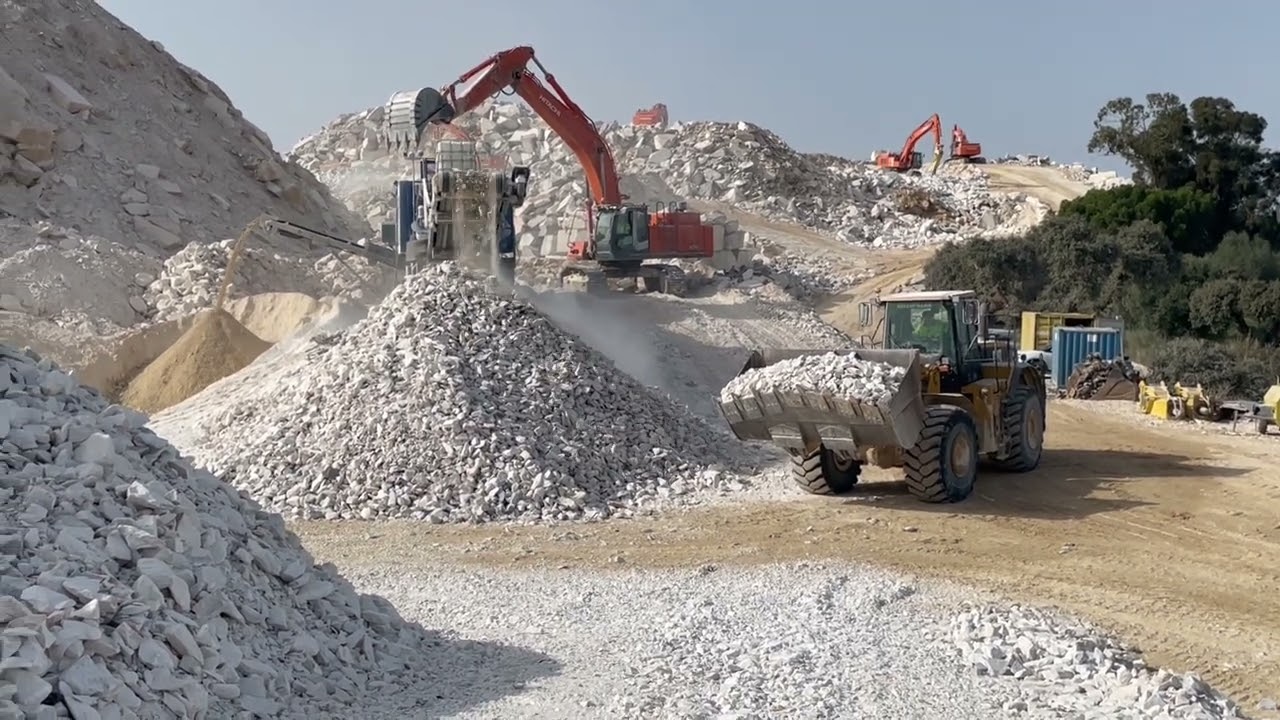 Procesando escombreras de mármol