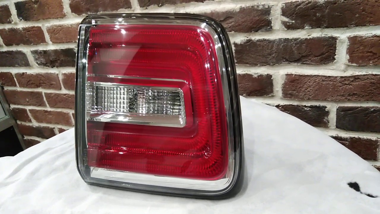 Nissan Patrol Y62 Ниссан Патрол Y62 Фонарь задний внутренний в крышку багажника рестайлинговый новый