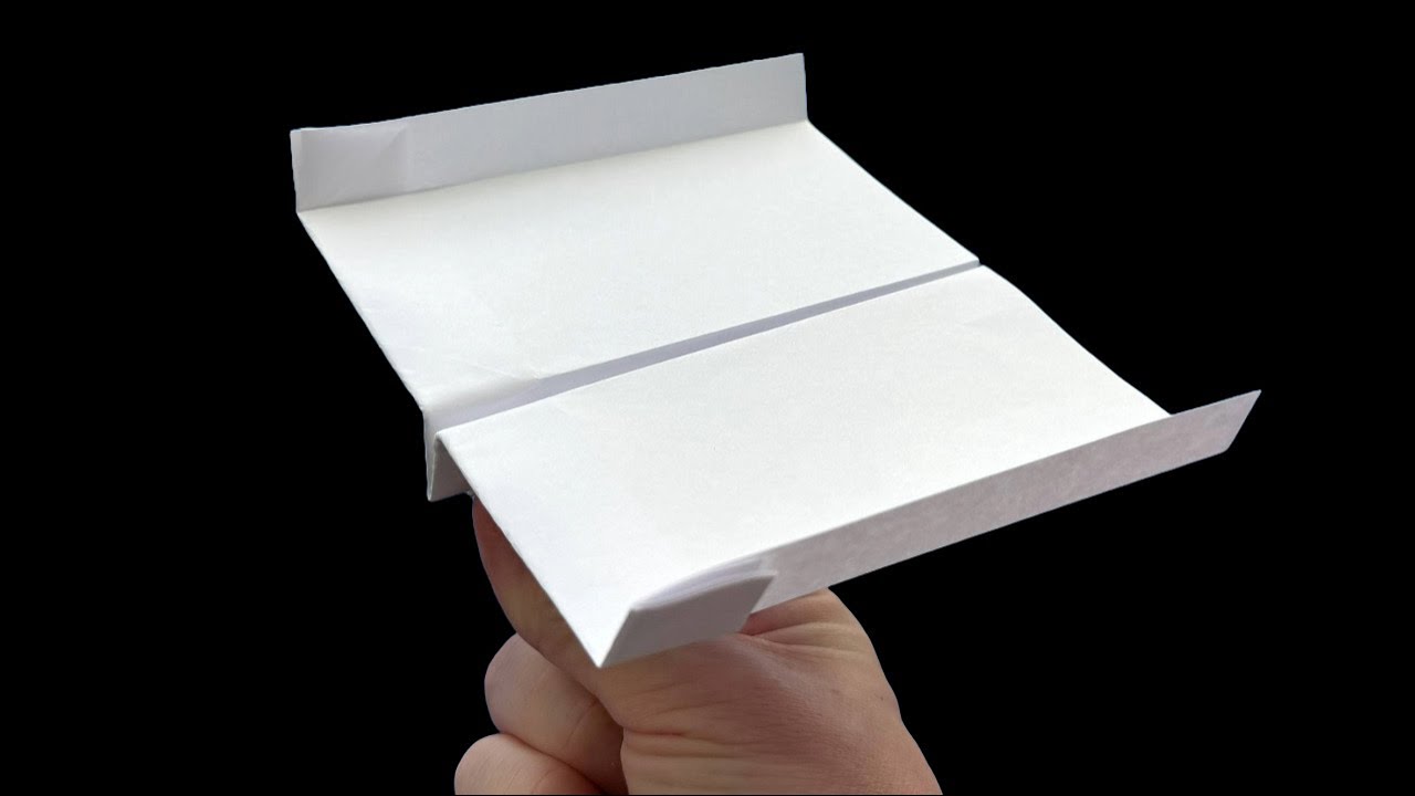 Comment fabriquer un avion en papier qui vole loin et s'envole comme un planeur