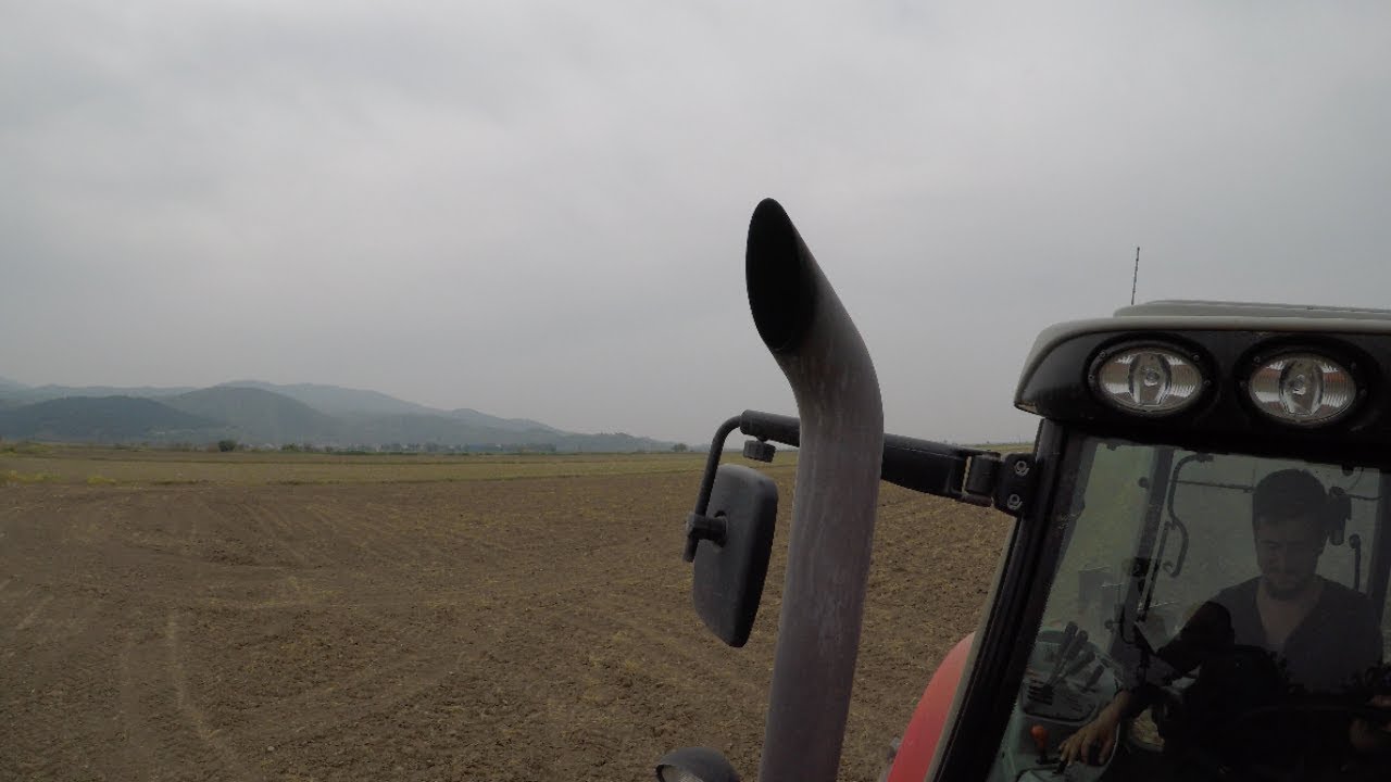 Kükrüyor Resmen 4 Silindirli Traktör Sesi - Massey Ferguson 5455 Dyna-4