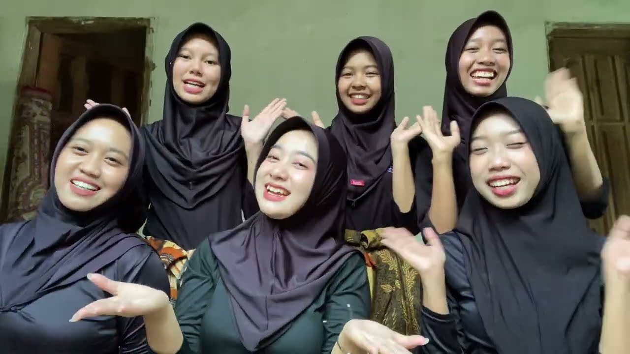 Tari Candik Ayu SMAN 1 NGADILUWIH