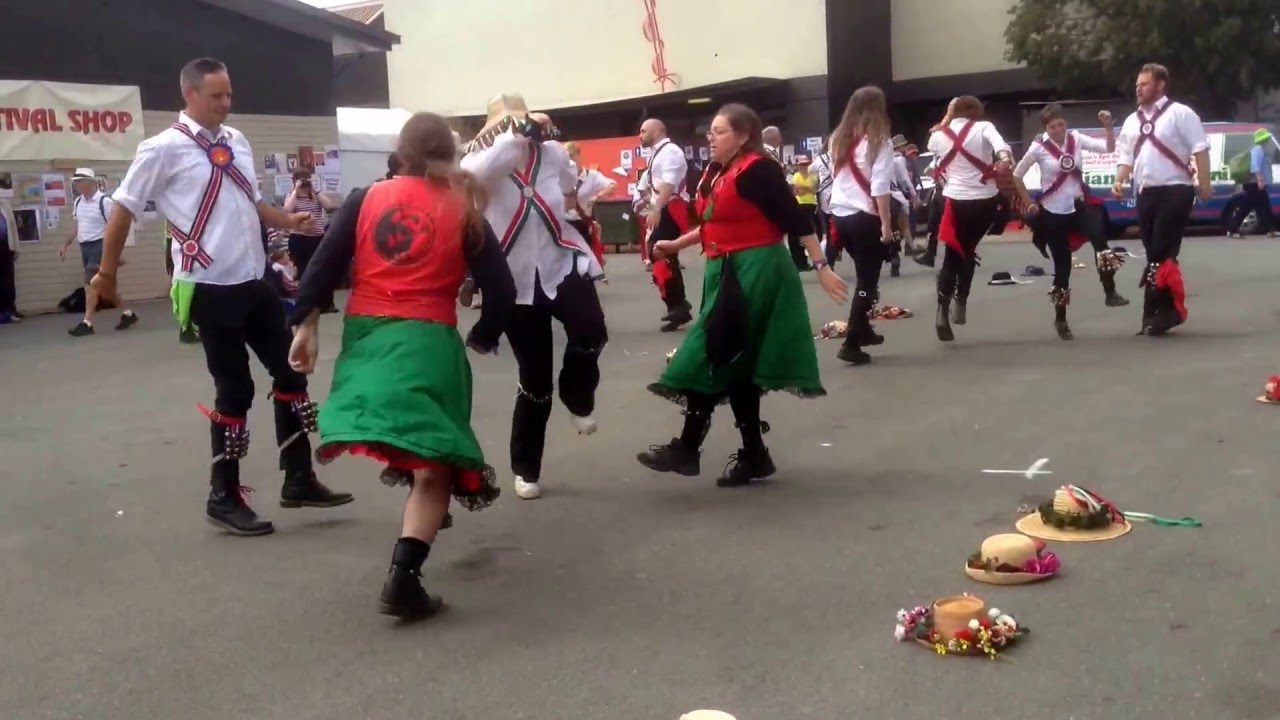Speed the Plough (Bampton) - massed morris, 2016-03-28