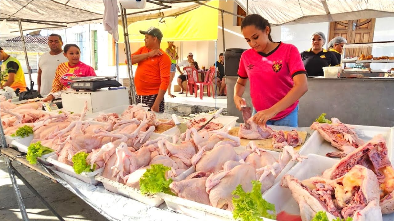 NA FEIRA TEM GALINHA GORDA DE 13 REAIS