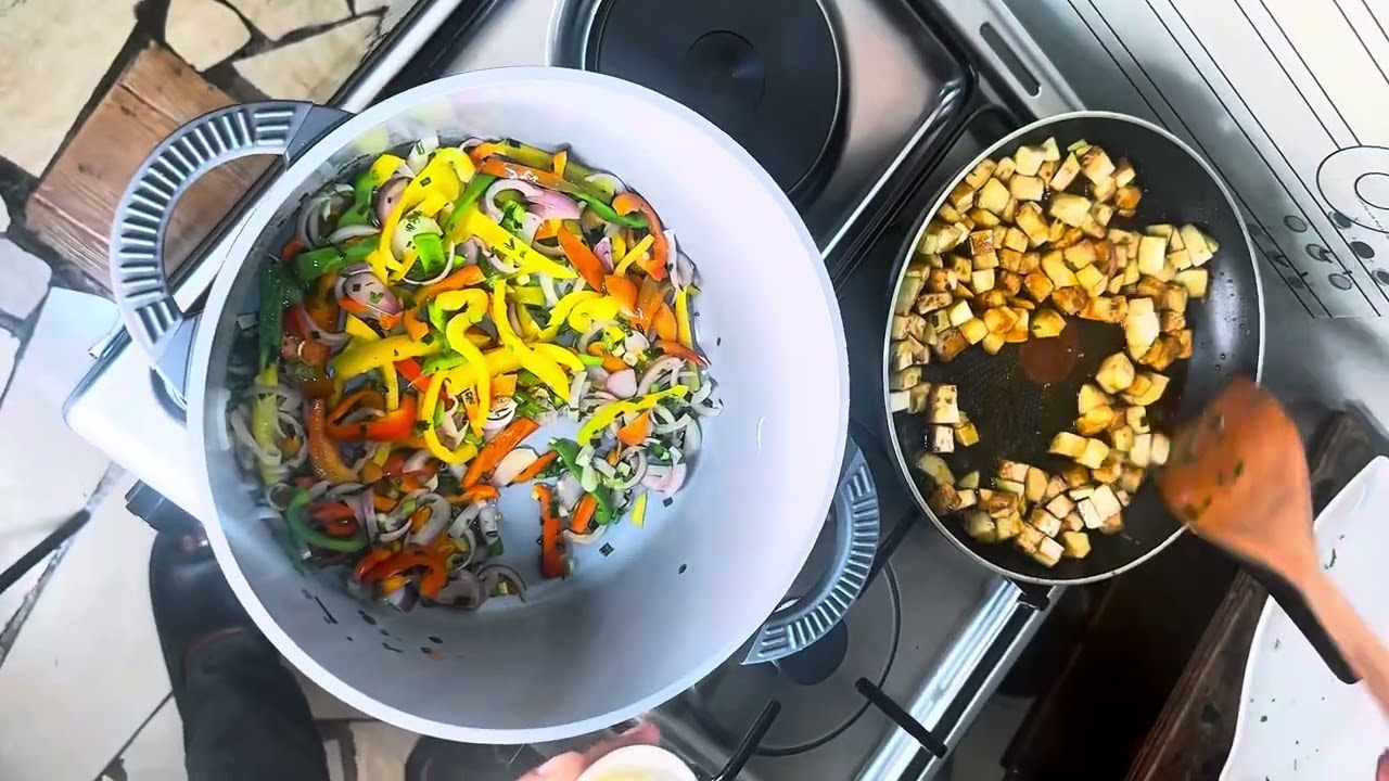 Cuisine Congolaise 🇨🇩🇨🇬: Makayabu (Poisson salé) avec Kwanga🍽️  #congolaise #food #cooking #fypp 