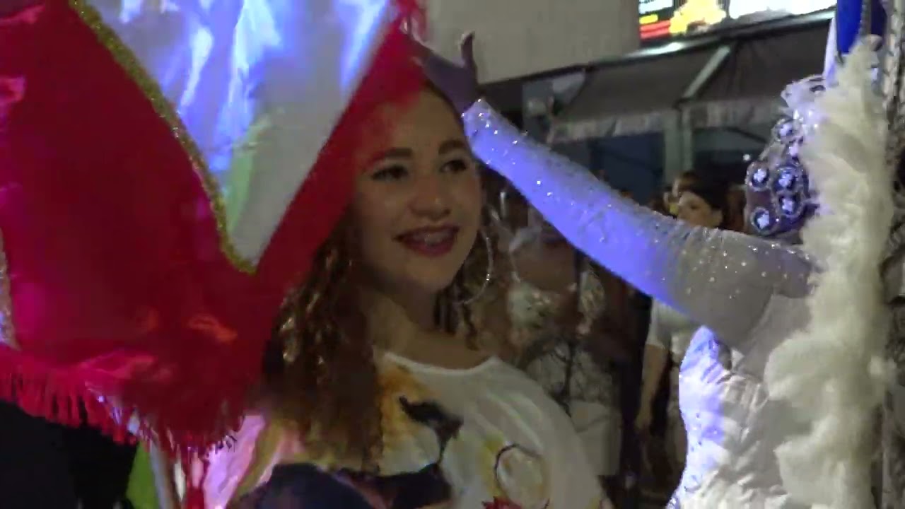 Escola de Samba Imperio Do Sol de Sao Leopoldo, Brasil, participó del desfile inaugural de Carnaval