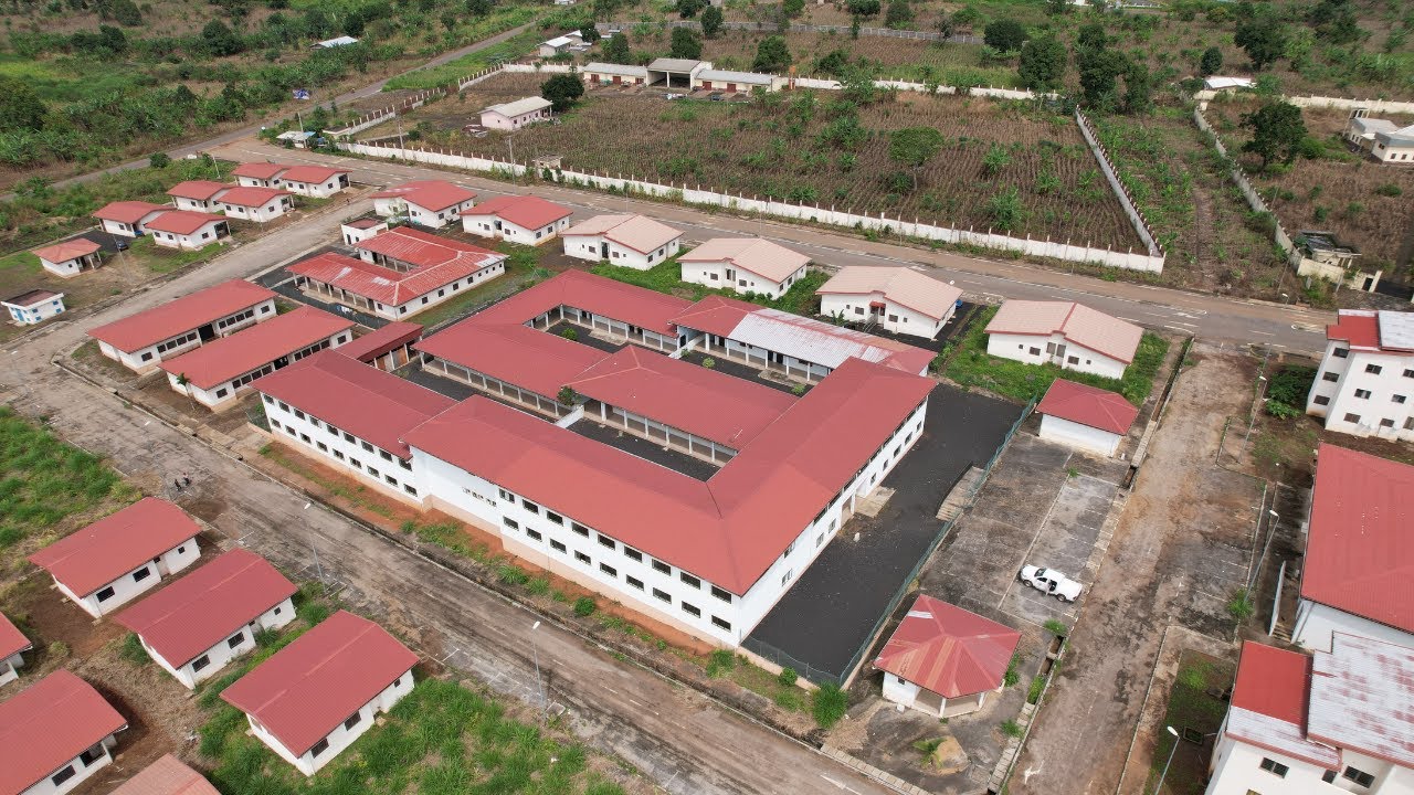Les logements sociaux de Kouekong en drone: Bafoussam - Ouest Cameroun | DJI AIR 2S