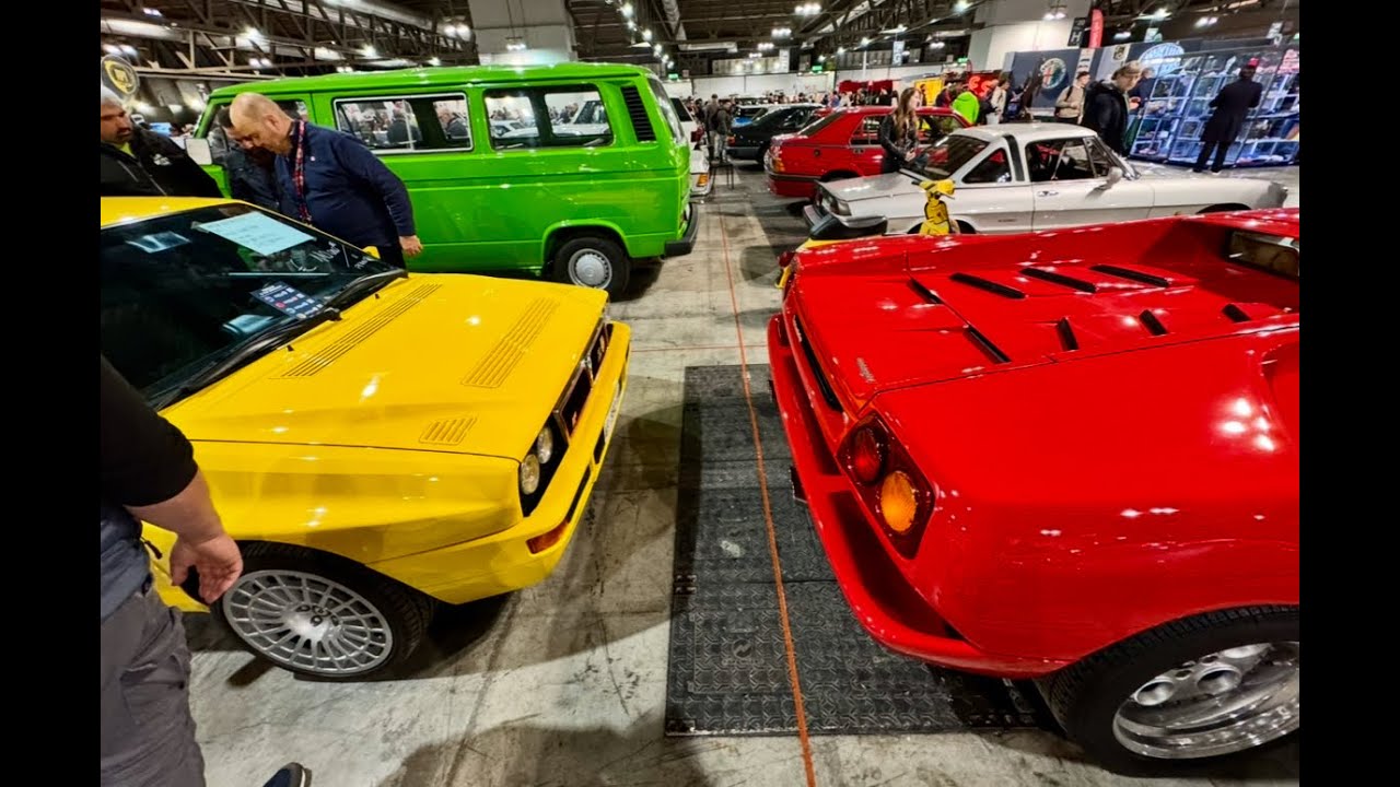 A caccia di affari tra i privati a Milano Autoclassica 2025 | OldCar24.com