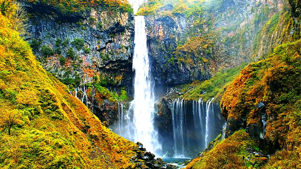 Relaxing Waterfall in an Autumn Park – Over Three Hours of Calm Fall Ambience