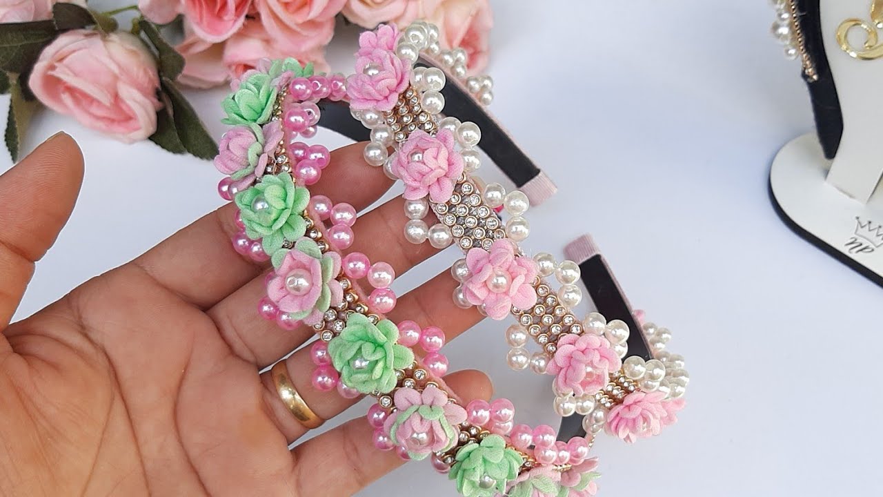 Tiara de estrass + pérolas com flor 3D /by mimos da gerlucia