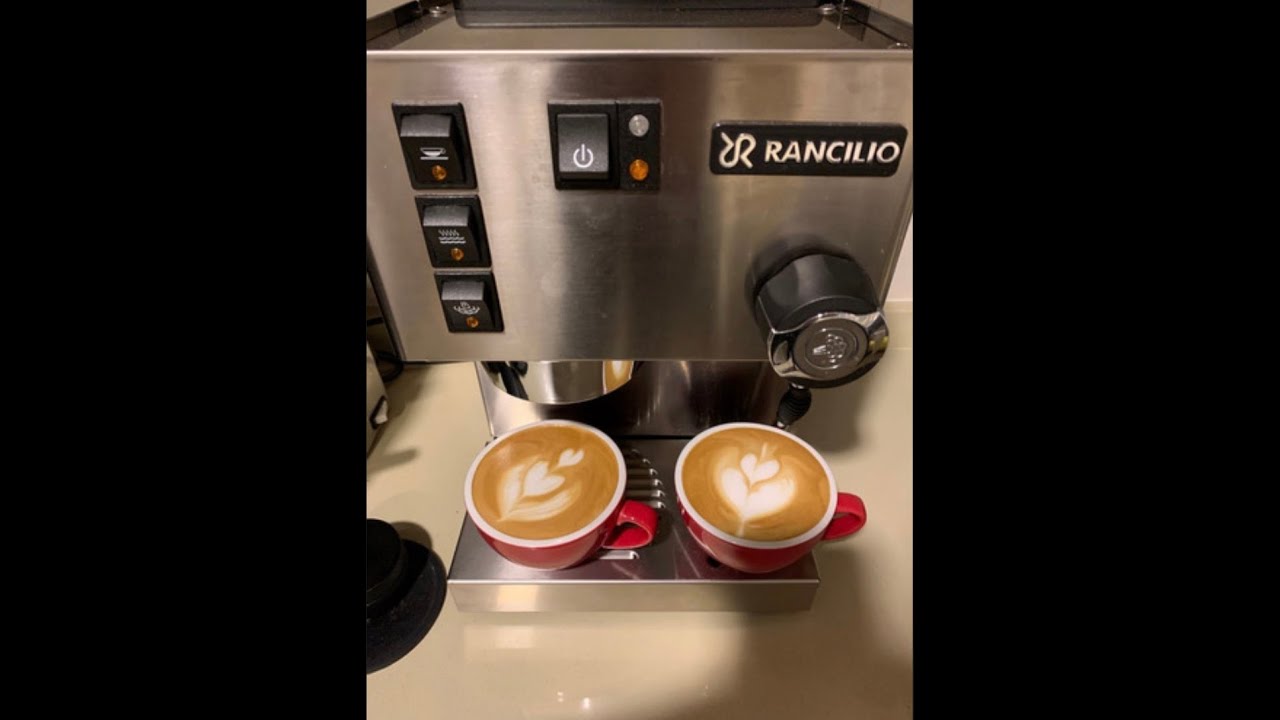 Hacer un cafe con leche con la cafetera Rancilio Silva