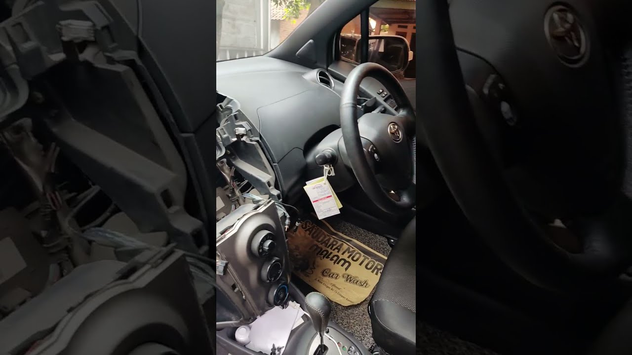 Bongkar pasang tape yaris