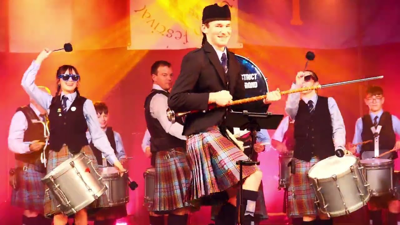 New Ross & District Pipe Band à la mode 