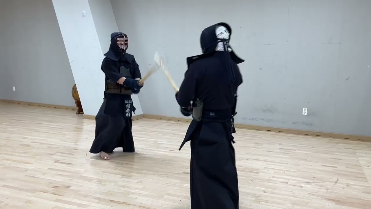 저는 매일 ㅁㅓㄹㅣㅊㅣㄱㅣ 이렇게 연습합니다.