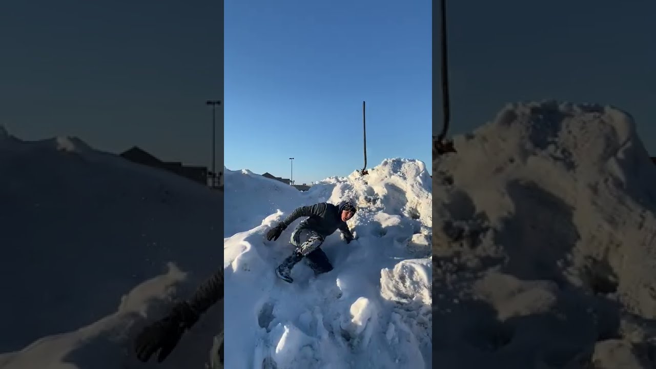 Building Giant Snow Fort 2 #Shorts