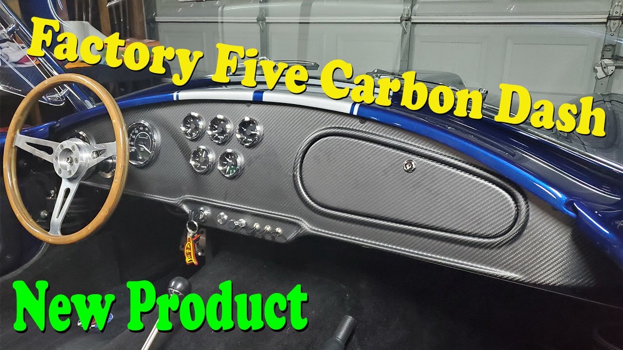 Новая модель приборной панели Factory Five Cobra Carbon Dash.