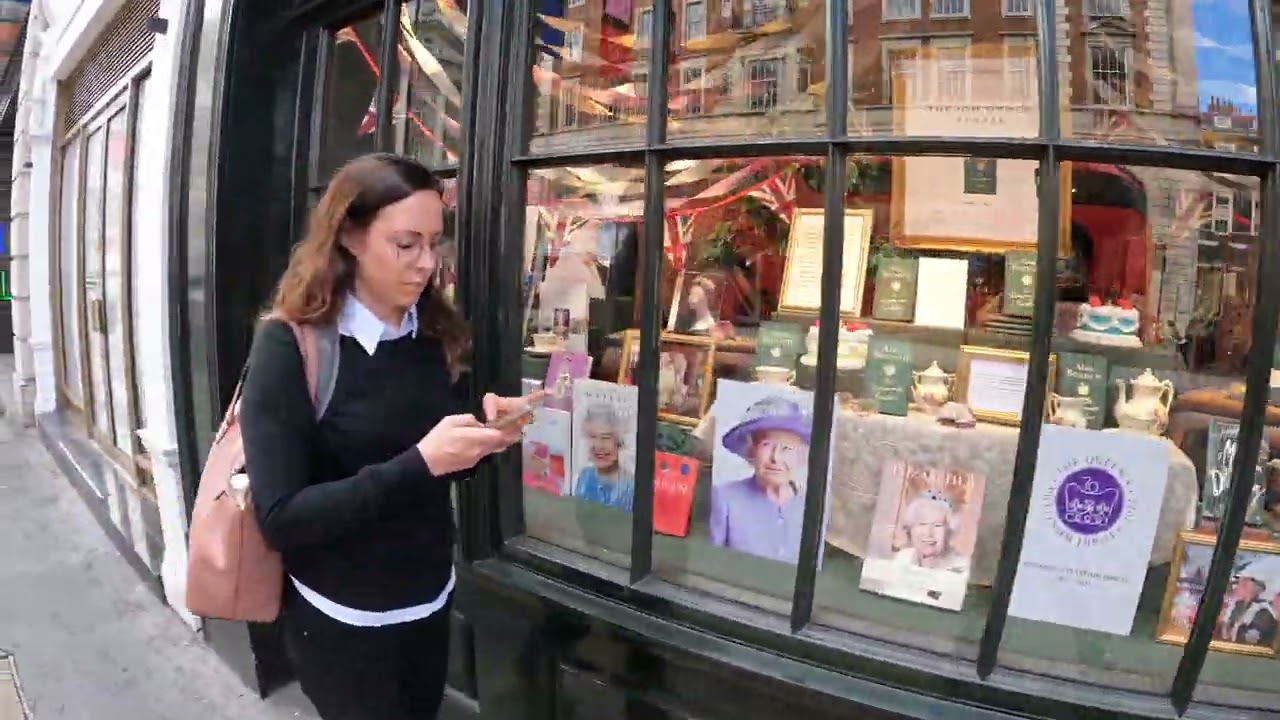 Green Park to Piccadilly - London's Mayfair Area - Beautiful Shopping Walk Experience - 4K