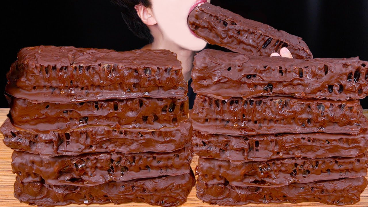 ASMR CHOCOLATE HONEYCOMB MAGNUM ICE CREAM MALTESERS NUTELLA DESSERT MUKBANG 초콜릿 벌집꿀 먹방 EATING SOUNDS