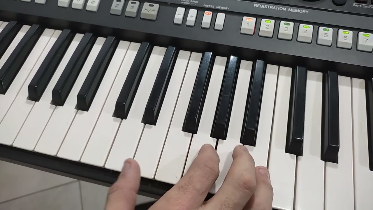 Como tocar o arrasta pé de canários do reino no teclado.