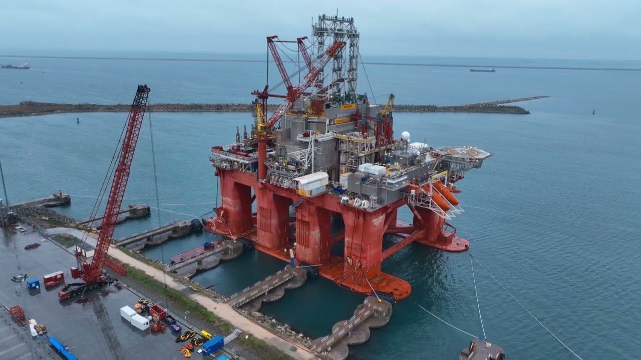 Neptun Deep-Transocean Barents – sosirea în România