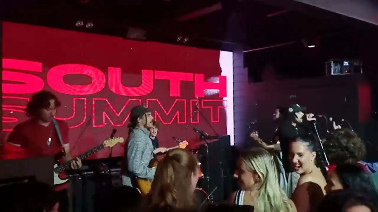 SOUTH SUMMIT - RUNAWAY LIVE