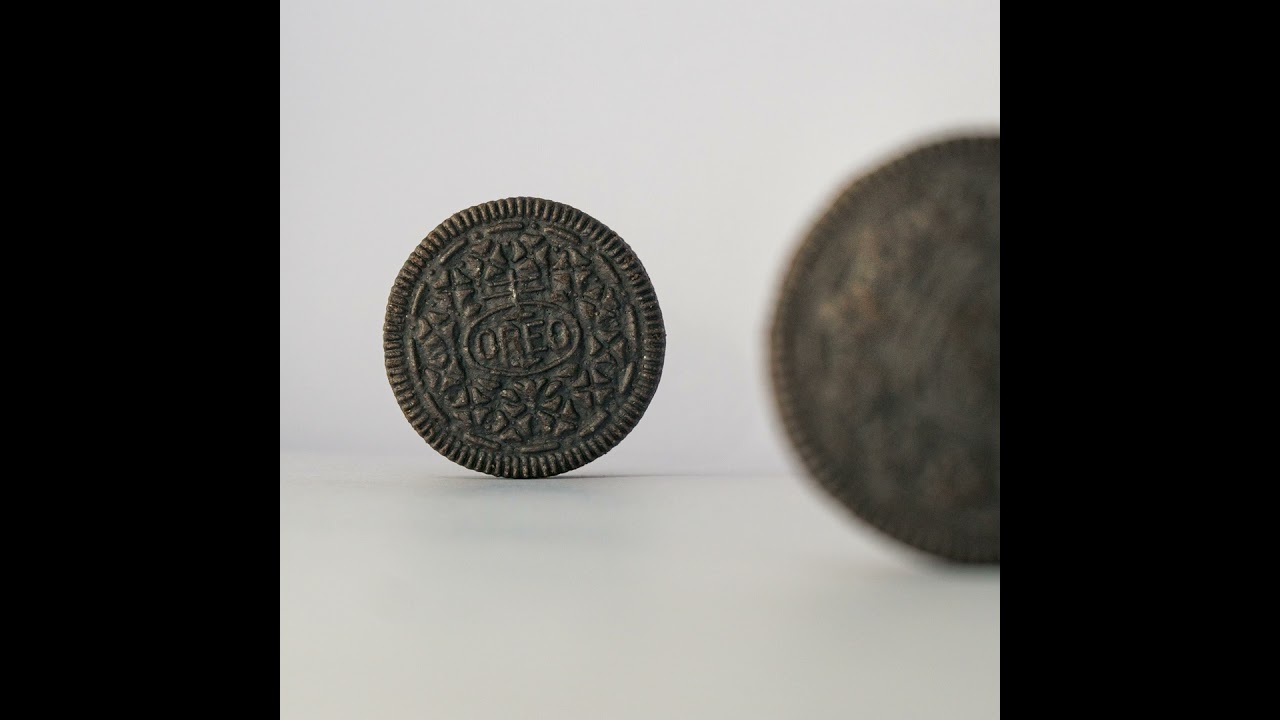 Why does the cream in the middle of an Oreo stick to just one wafer when twisted apart?