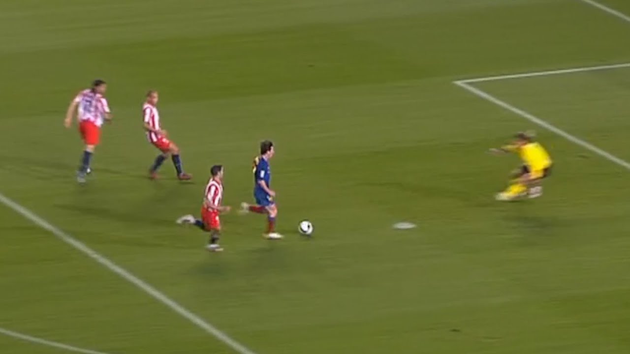 Messi nearly scores incredible solo goal vs Atletico Madrid