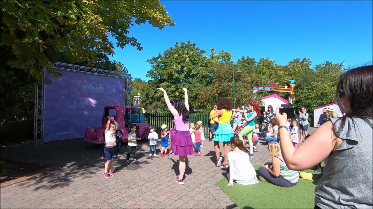 Legoland Windsor &mdash; танцевальная вечеринка и встреча с друзьями Lego Friends &mdash; сентябрь 2019 г. | ...