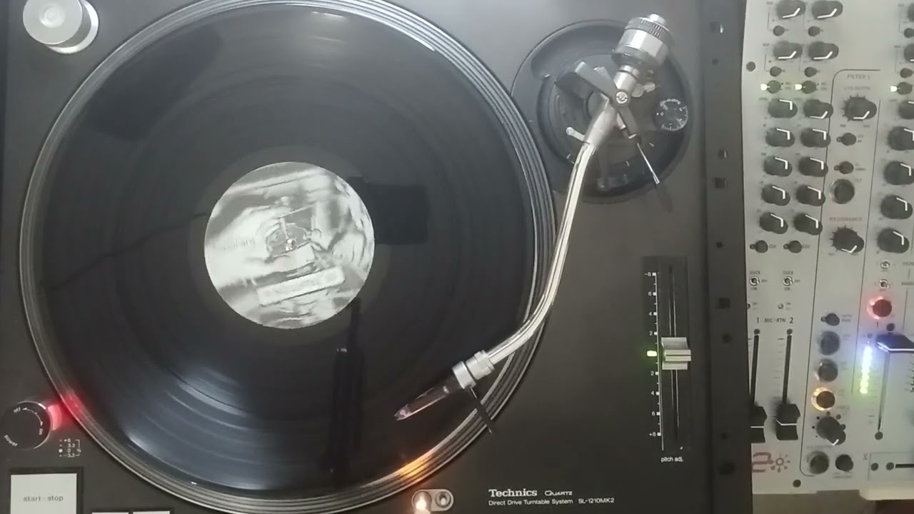10 Traktion 03 B1 Suburbass–Living Deads